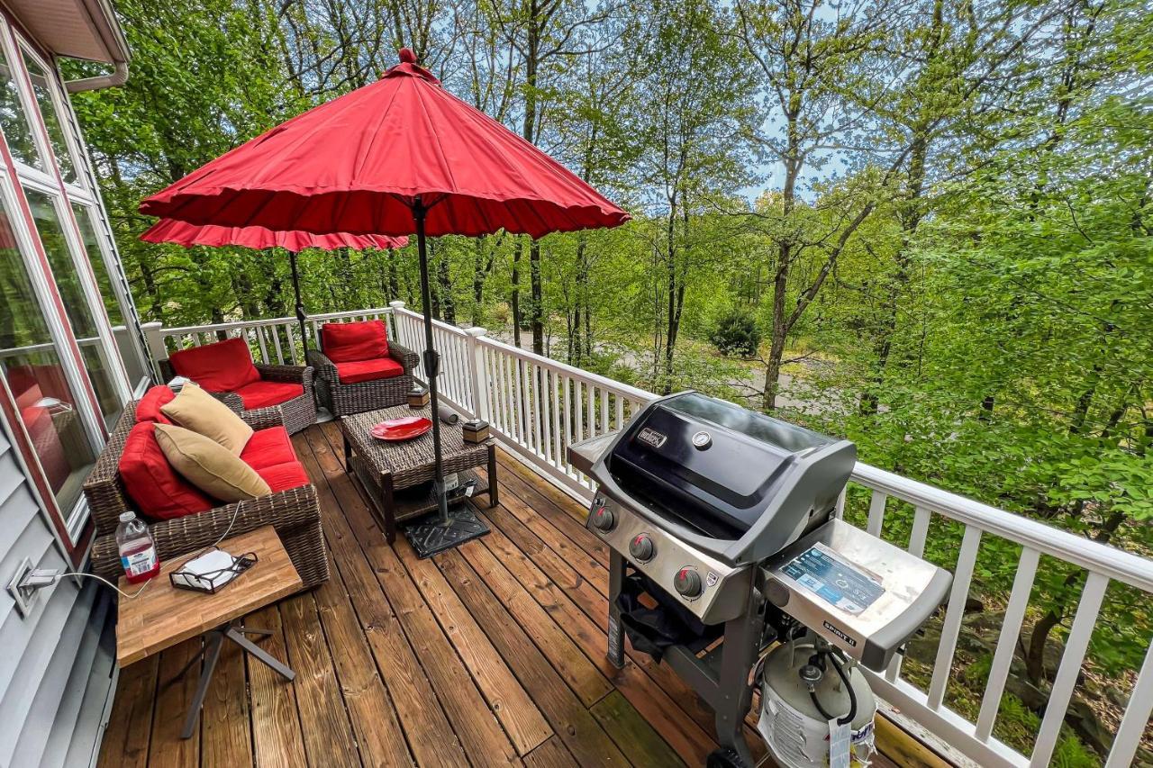Big Boulder Base Camp Villa Lake Harmony Exterior photo